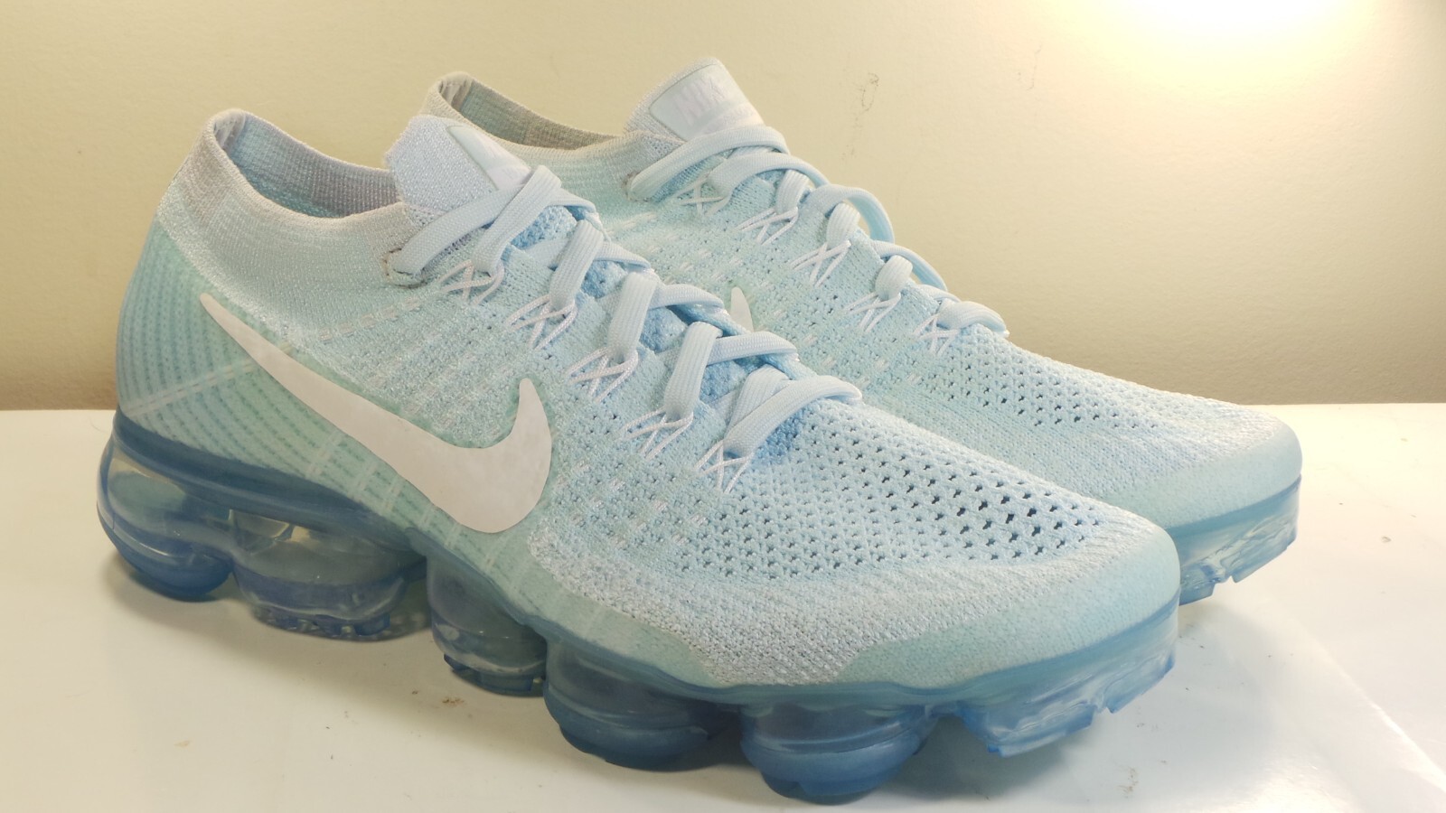nike air vapormax flyknit day to night glacier blue